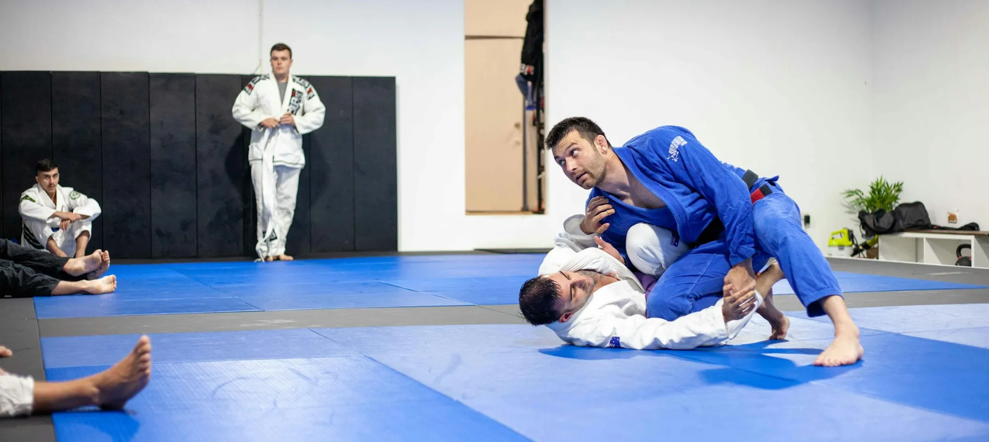 Grupo de Jiu-Jitsu al final de la clase