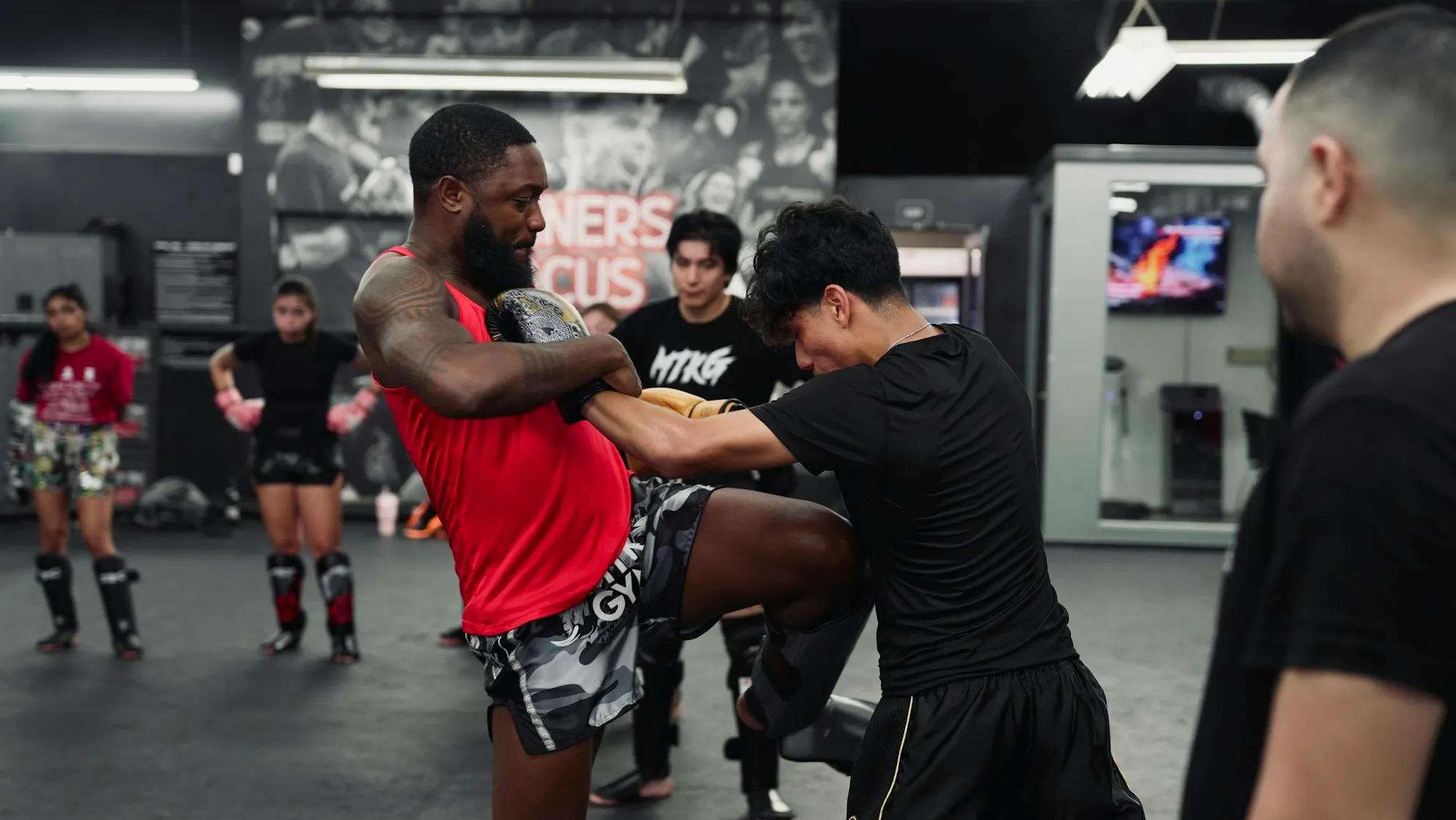 Muay Thai vs MMA: ¿cuál elegir?
